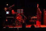 En escenario durante un número de flamenco jazz con Cristina Lindegaard y Aitor Arozamena