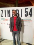 Fotografía de Aitor Arozamena en photocall del festival de cine Zinebi de Bilbao